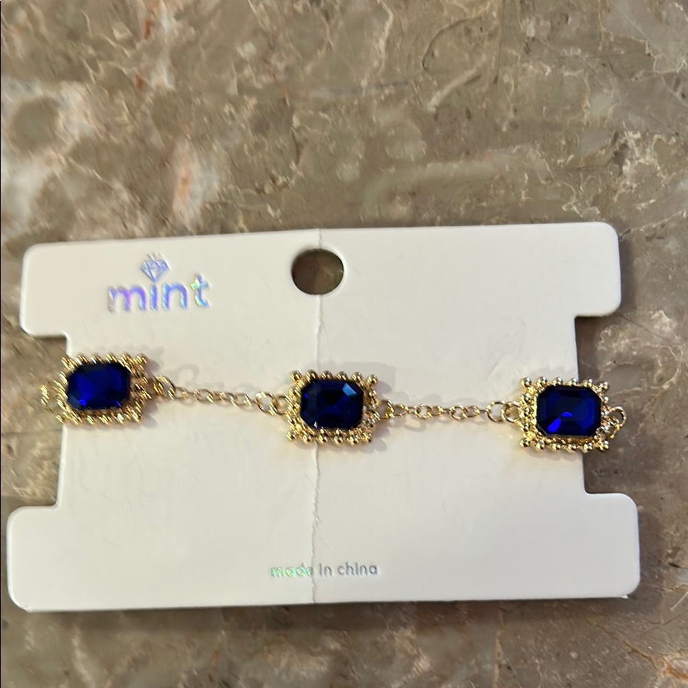 Mint Blue and Gold Gemstone Bracelet - Picture 2 of 4